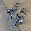 Kolczyki - perły z piórkami