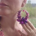 Fioletowe kolczyki boho w kwiaty na kołach - Ruda Klara