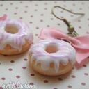 "Urocze różowe donuts"