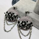 Kolczyki szare szydełkowe z koralikami i łańcuszkami