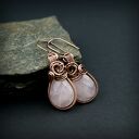 Kolczyki z różowym kwarcem - miedziane wire wrapping, wiszące, ręcznie robione