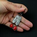 Kolczyki Algiz z czerwonym koralem - srebro oksydowane