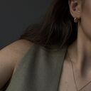 Złote kolczyki muszle