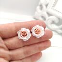 Kolczyki sztyfty róże stal nierdzewna, prezent dla niej, biżuteria kwiatowa, glina