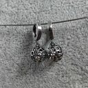 Kolczyki - kula z pszczołą