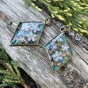 Wisiorek z niezapominajkami w stylu retro z 1796