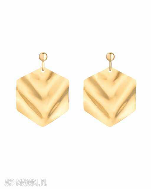 Złote kolczyki z pofalowanymi sześciokątami