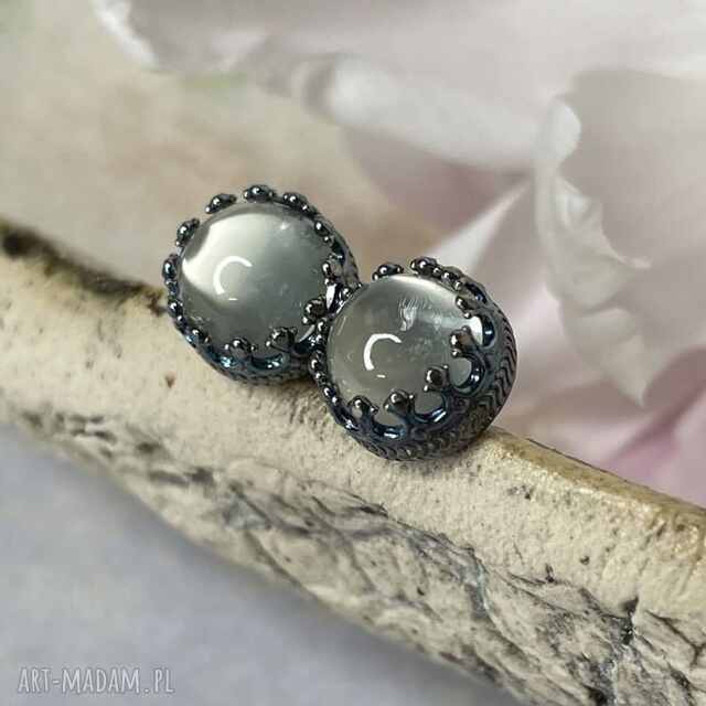 Drobne sztyfty z kamieniem księżycowym d201