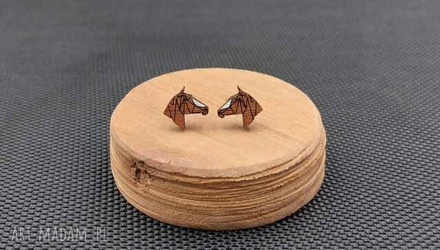 Kolczyki drewniane KONIE BRĄZOWE z białą strzałką