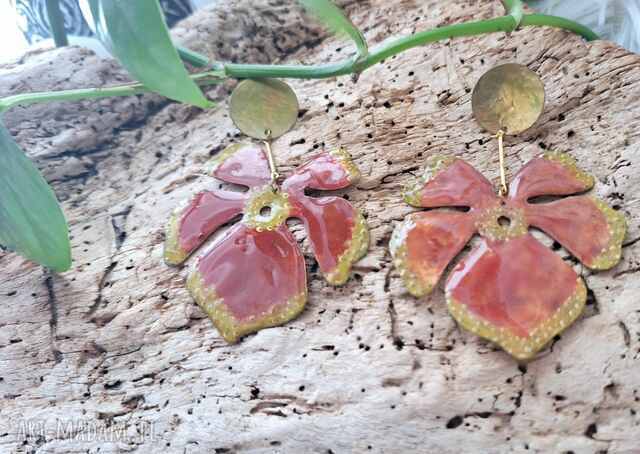 Mosiężne kolczyki w kształcie kwiatów