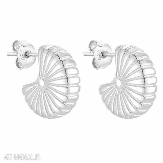 Srebrne kolczyki muszle