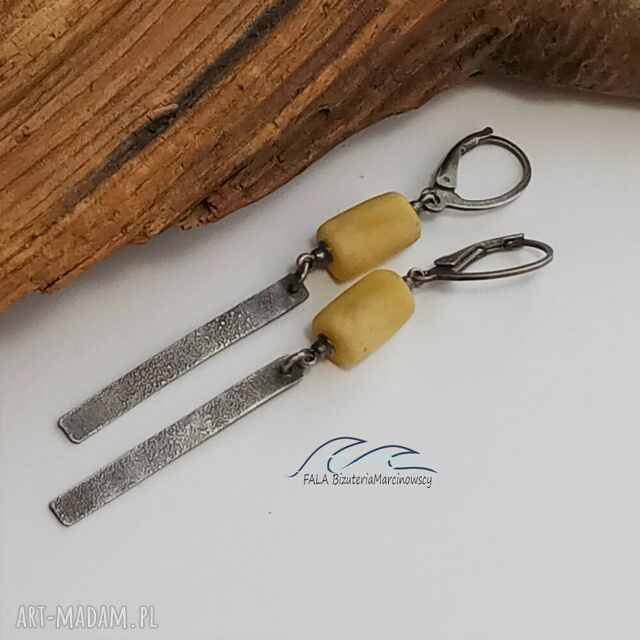 Kolczyki z bursztynowym wałeczkiem