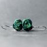 długie lekkie kolczyki zielone srebrne wiszące różyczki, z biżuteria artystyczna