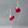 czerwone romantyczne kolczyki różyczki, w nowoczesnej, minimalistycznej biżuteria artystyczna