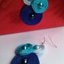 Kolczyki wykonane techniką haftu sutasz z jedwabnych sznurków i perełek w odcieniach niebieskiego. Eleganckie, lekkie, kobiece. Soutache