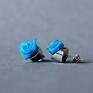 kolczyki różyczki sztyfty kwiatki niebieskie