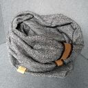 Dzianinowy komin męski handmade w prążek - grafit z aplikacją camel