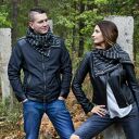 Szal czarny w prążek, wełna ze skórą, komin, unisex, szal wełniany, skórzana zapinka