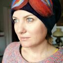 Granatowy wełniany komplet w kwiaty - czapka i komin na zimę