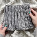 Minimalistyczny SZARY KOMIN handmade - delikatny i bardzo ciepły