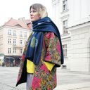 Granatowy szal z wełny merynosów - folk boho z aplikacją
