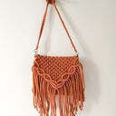 Torebka ręcznie robiona metodą macramy w kolorze miedzianym