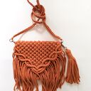 Torebka ręcznie robiona metodą macramy w kolorze miedzianym