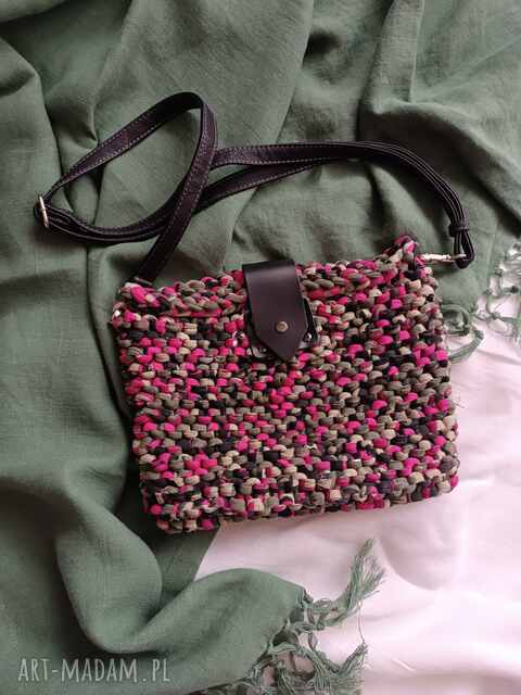 Torebka kopertowa handmade z przędzy T Shirt Yarn Spaghetti