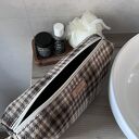 Ręcznie szyta kosmetyczka w klasyczną kratę - elegancki styl vintage
