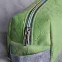 zielono-szara pikowana kosmetyczka M