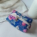 Kosmetyczka codzienna kolorowa w kwiaty