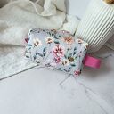 Kosmetyczka codzienna kolorowa w kwiaty