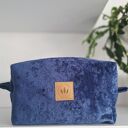 Kosmetyczka z puchatego weluru Granatowa