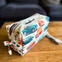 Męska kosmetyczka wodoodporna w stylu retro aut - organizer do walizki z odpinaną zawieszką