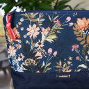 Kosmetyczka wodoodporna łąka na granacie