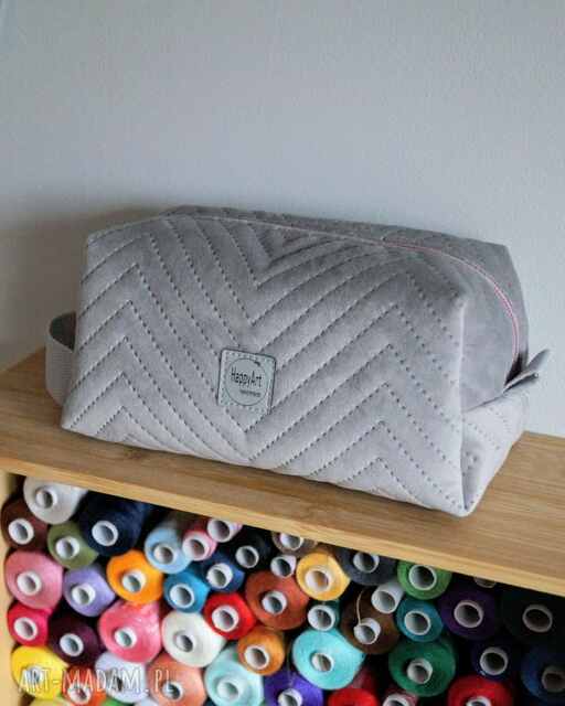 szaro-różowa kosmetyczka M