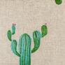 Prostokątna kosmetyczka z bawełnianej tkaniny w kaktusy. Materiał ma fajny gruby splot Podszewka czarna, wodoodporna. Kaktus