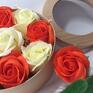 kosmetyczki: Box flowers with soap 13 roses - kwiaty