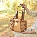 Piękny wiklinowy kosz obszyty naturalną skórą z wyjmowaną saszetką