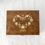 rustykalne pudełko zestaw drewnianych ozdób na ślub