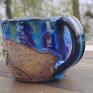 pod choinkę ceramiczny kubek wykonany z beżowej gliny. toczony na kole kubki na kawę na herbatę