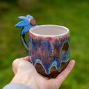 Kubek ceramiczny z kwiatkiem - zielone poszycie (ok. 400 ml)