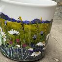 Porcelanowy kubek ręcznie malowany w polne kwiaty