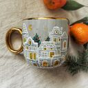 Zimowy świąteczny ręcznie malowany porcelanowy kubek KAMIENICZKI