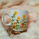 Bocian w letnim ogrodzie - ręcznie malowany kubek porcelanowy 270 ml