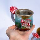 Duży kubek z muchomorem handmade - leśne poszycie, ok. 300 ml (brąz)