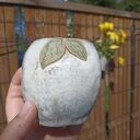 Pękaty kubek ceramiczny z cytryną handmade