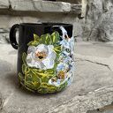 Porcelanowy kubek ręcznie malowany Kot Maine coon w dzikiej róży - 380 ml 