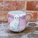 Duży ceramiczny kubek z kotem „Różowy sen Peony” 500 ml - rękodzieło