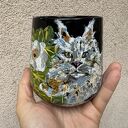 Porcelanowy kubek ręcznie malowany Kot Maine coon w dzikiej róży - 380 ml 